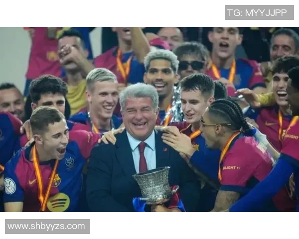 英超盛宴巴萨狂胜拜仁五球引发转会风波与热议