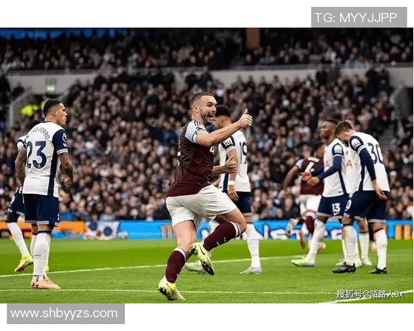 曼联大胜切尔西三球帽子戏法引发全场狂欢战术解析与精彩瞬间回顾